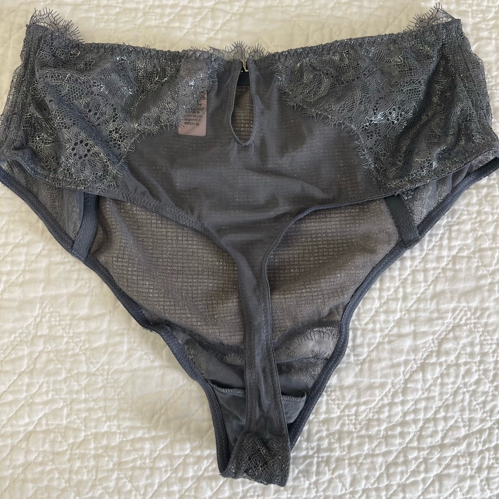NWOT Victoria's Secret Very Sexy Push Up (34b) and High waist thong (m) - Picture 3 of 5